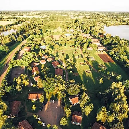 Terres De France - Natura Pescalis 호텔 Moncoutant-sur-Sevre